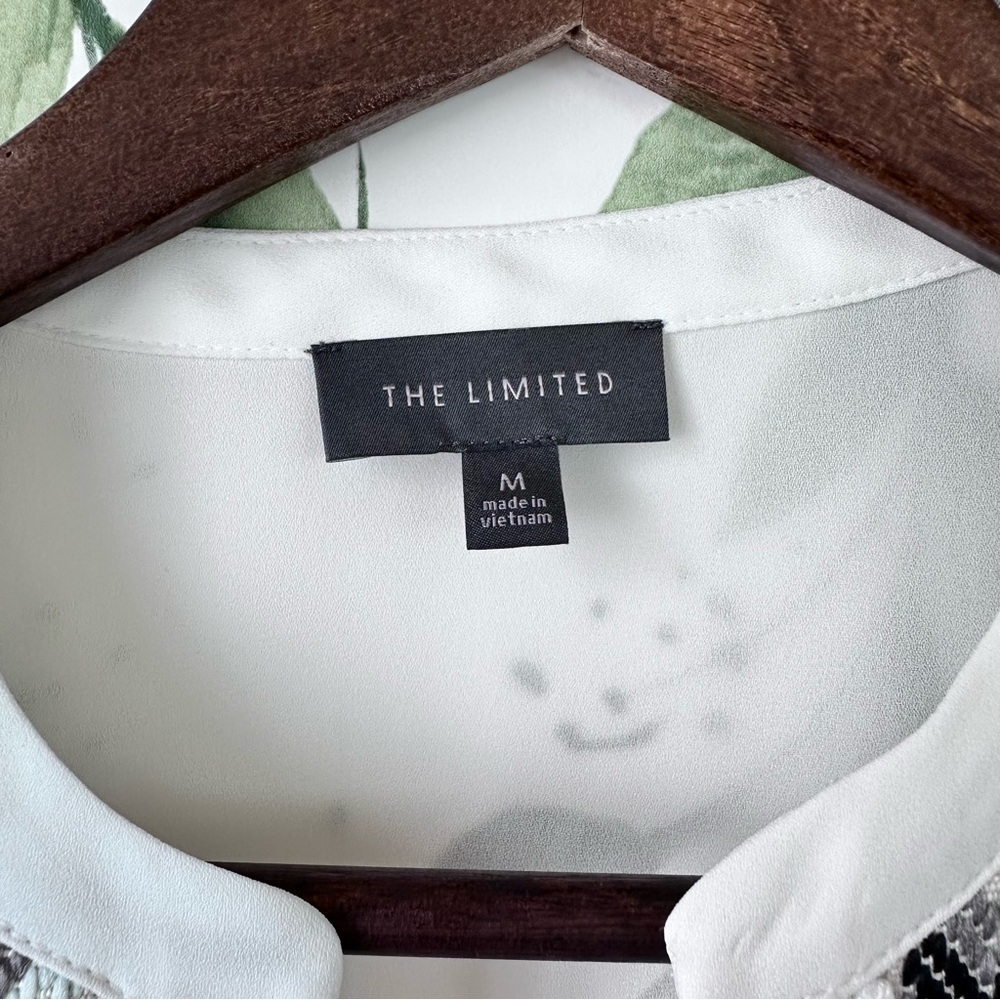 The Limited Lace Up Front Tie Blouse. White. Size M. - Picture 2 of 8